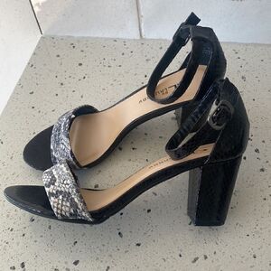 CL by Laundry Women's Black Block Heel Snake Print Open Toe Sandals Size 7.5 EUC